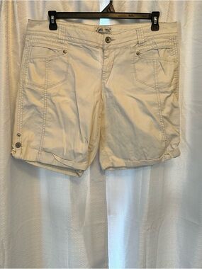 Vintage Lei Cargo Shorts